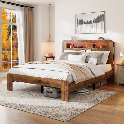 Très grand lit plateforme moderne brun foncé, tête de lit à DEL avec prises USB et prises de courant, silencieux, rangement sous le lit