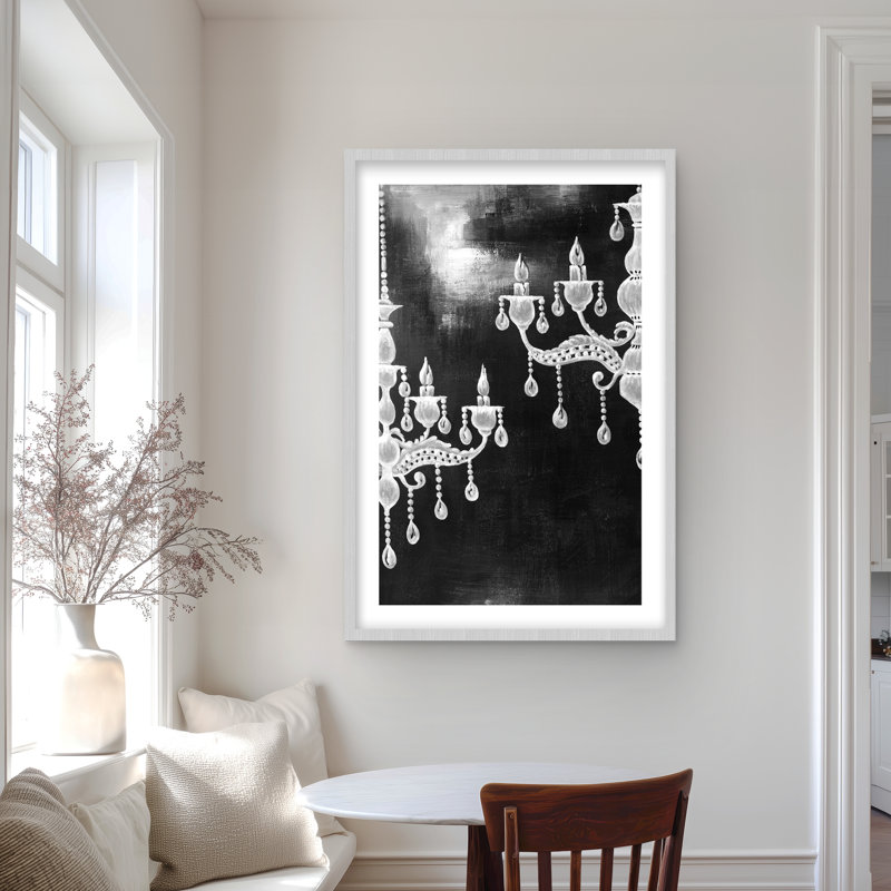 White Chandeliers - Nature morte industrielle, reproduction d'art encadrée, H 36 po x l 24 po, Argent argent