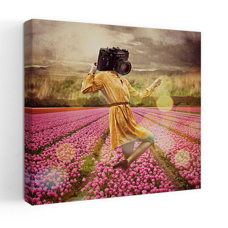 Gwendolyn and the Tulips, H 48 po x l 48 po