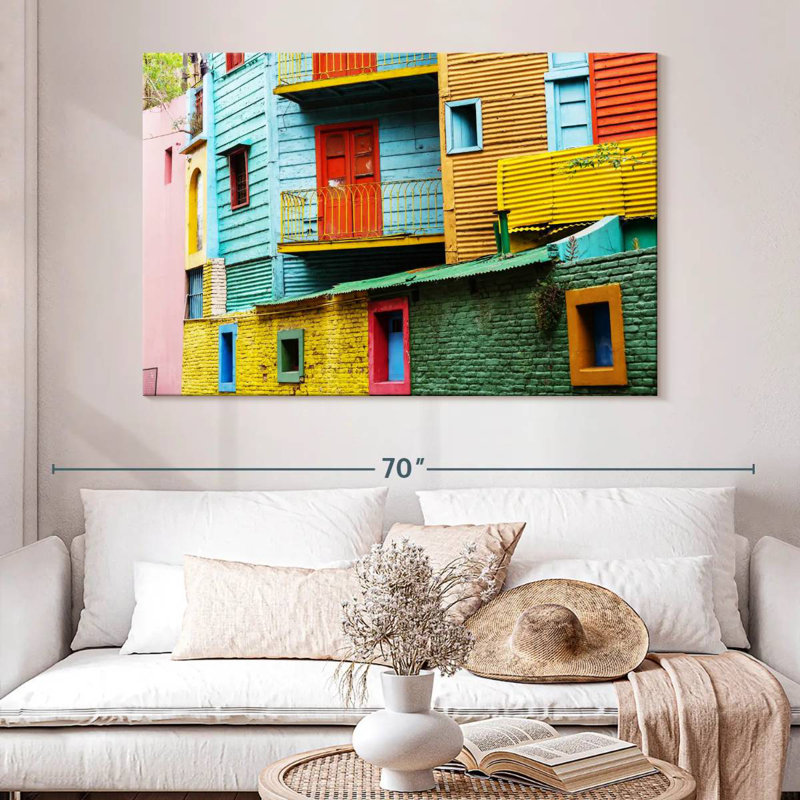 Lilie Caminito dans le quartier de La Boca, H 34 po x l 51 po