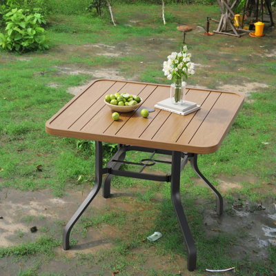 Tables de patio spacieuses, aspect bois métallique de 35 pouces, salle à manger de patio moderne