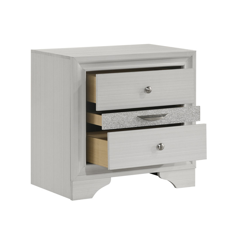 Ensemble de chambre à coucher 5 pièces Smartt, Blanc, 5 Pcs: Bed, Chest, Dresser, Mirror, Nightstand, Reine