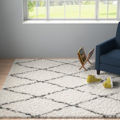Damalus Hand Knotted Wool/Cotton Geometric Rug in Ivory/Gray
