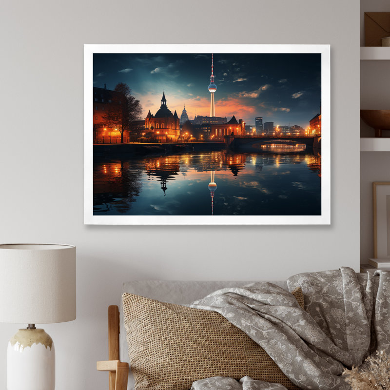 «Berlin Beautiful Cityscape Spot II», reproductions d'art mural de Berlin, H 24 po x l 32 po x P 1 po, Cadre flottant blanc