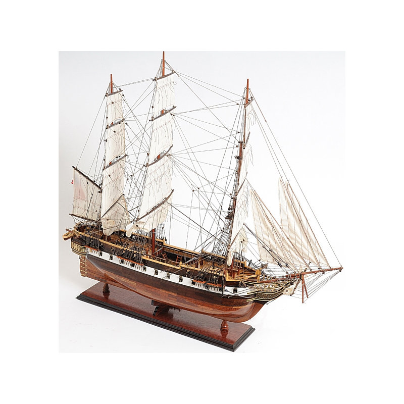 Bateau à modèle constellation uss
