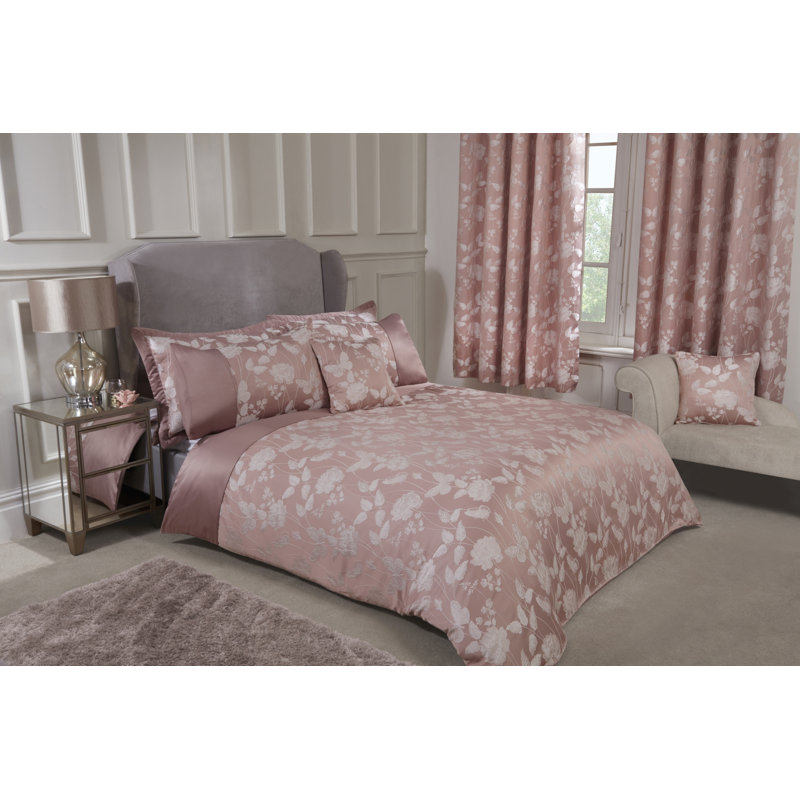 Leah Polyester Floral Bedspread with Pillow Shams Included, Pink