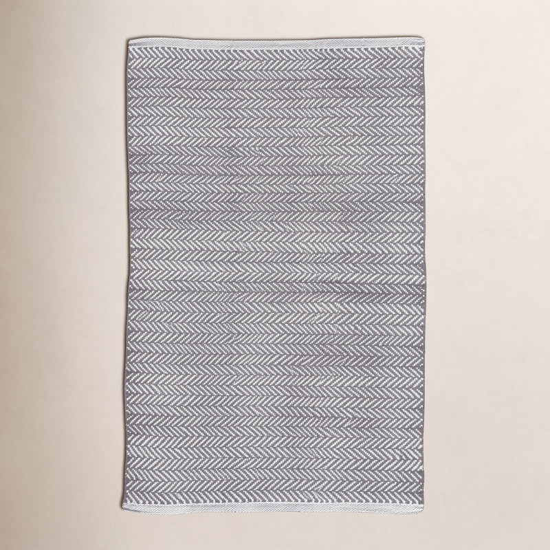 Herringbone Shale/White Handwoven Indoor/Outdoor Rug, Rectangle 6' x 9'