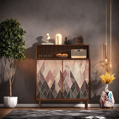 Armoire décorative en noyer