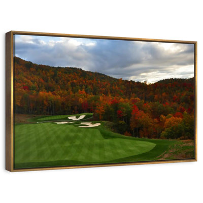 Parcours de golf d'automne