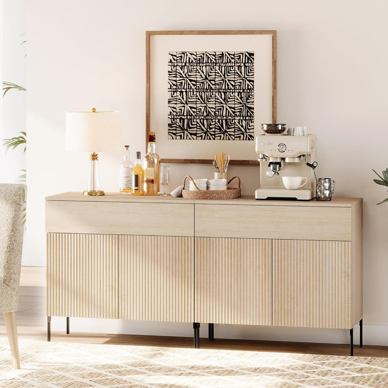 Grande armoire de 63 po, conception cannelée 2 en 1 - Buffet de rangement spacieux à 4 portes pour la cuisine, la salle à manger ou le salon - Bar à café en bois et armoire à vin