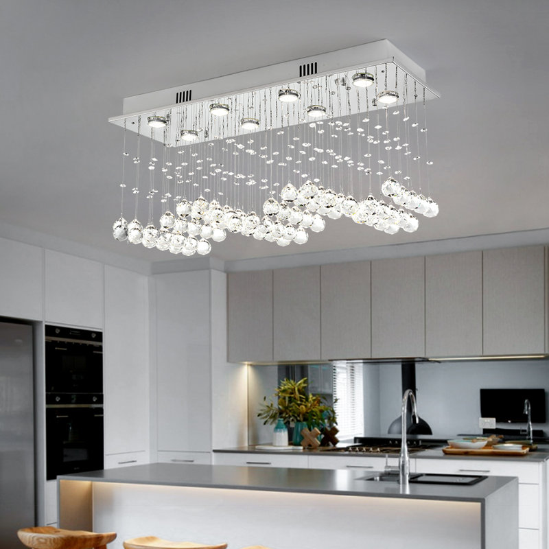 Lustre étagé à 8 lumières à intensité variable avec détails en cristal Hartlyn