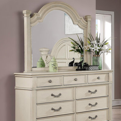 Miroir traditionnel l 49,4 po, blanc antique