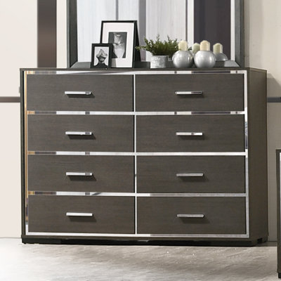 17'' W 8 - Drawer Dresser