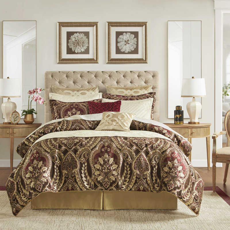 Édredon 4 pièces grand bourgogne. Comprend 1 édredon, 2 taies décoratives et une jupe de lit. 2022 Fortitude renforcée. Chenille éclair scintillant. Taies décoratives à fermeture à glissière. Enchanteur de literie persévérante. Glimmer. Exquis