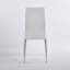 Ensemble de quatre chaises confortables et durables, idéales pour les repas, offrant une excellente solution d'assise pour les réunions de famille et les invités.