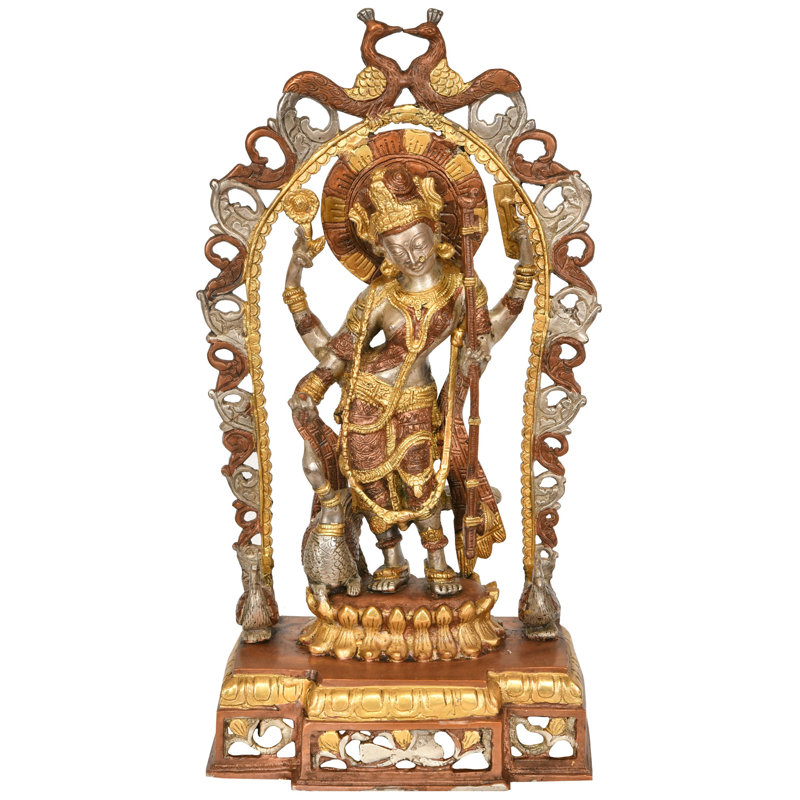 Déesse debout Saraswati avec paon