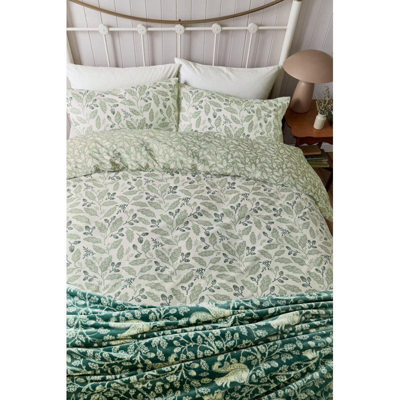 Squirrels Fleece Throw