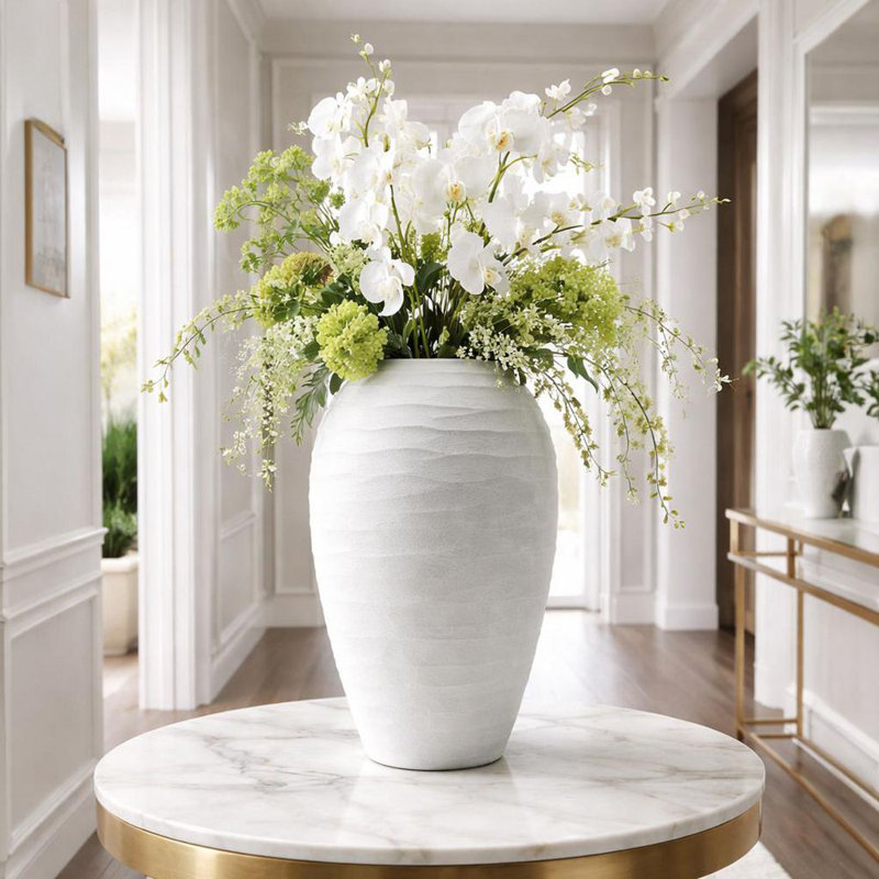 Vase en verre blanc texturé à la main de 14 pouces de hauteur