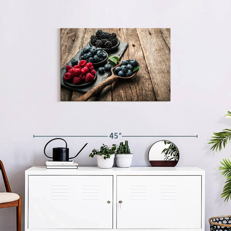 Yarlin Berry Platter, 20" H x 30" W
