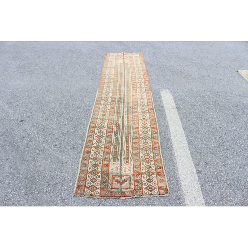 Chemin de table turc tissé à la main dans un style rétro parfait pour un couloir bohémien et complétant un décor antique