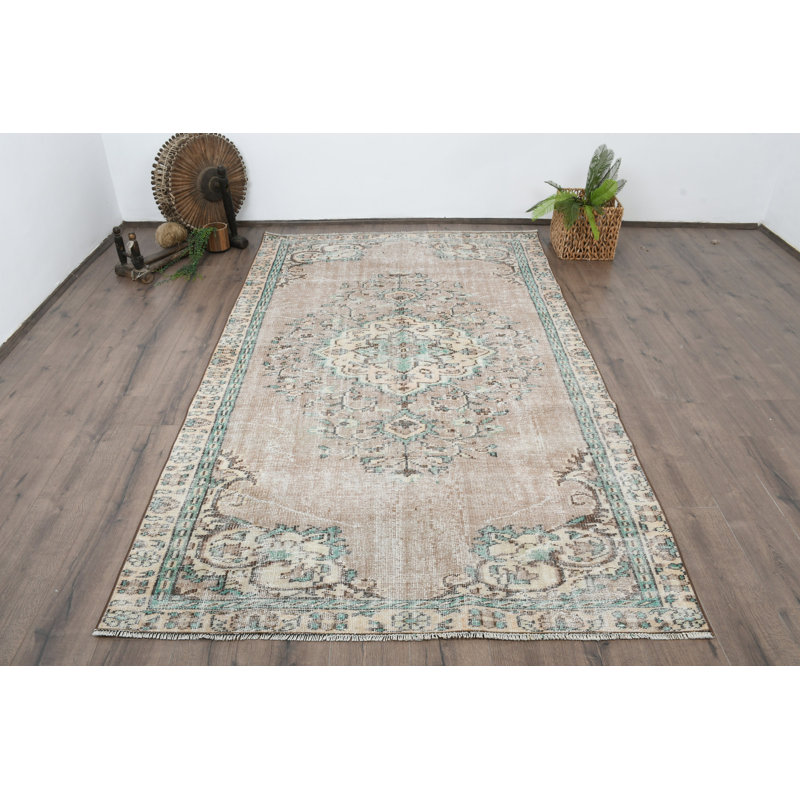 Tapis beige en laine 61 x 102,8 po