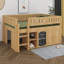 Lit mezzanine double avec tablettes de rangement, lit maison en bois avec tableau noir, armoire de rangement, échelle et garde-corps-493914653
