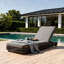 Chaise longue réglable près de la piscine Presley avec corde tissée, coussin épais et structure en fer robuste pour la détente à la piscine, à la plage ou au patio-2032045906-2032045917