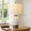 Lampe de table 26 po en céramique patinée avec abat-jour en lin beige, finition crème et brune