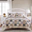 Ensemble de courtepointe grand taupe 3 pièces 90 x 90 + 20 x 26 Greenland Home Fashions Oxford Taupe (2)-410837208-477407266