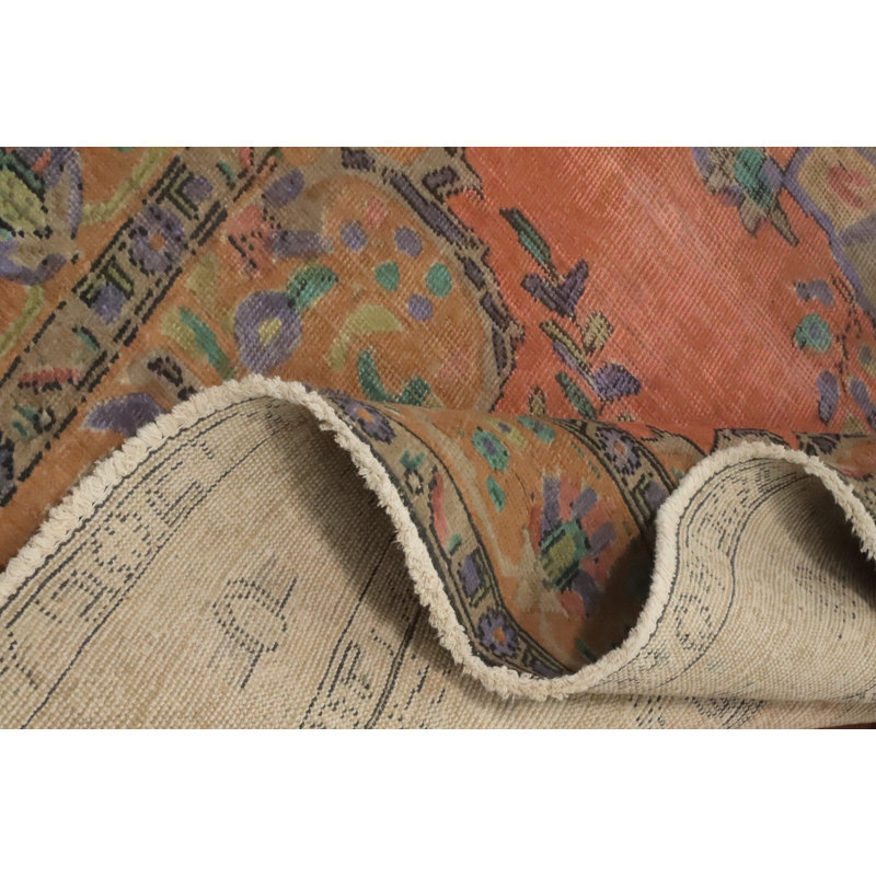 Tapis traditionnel traditionnel 7 x 9 avec des motifs floraux complexes et des couleurs vives