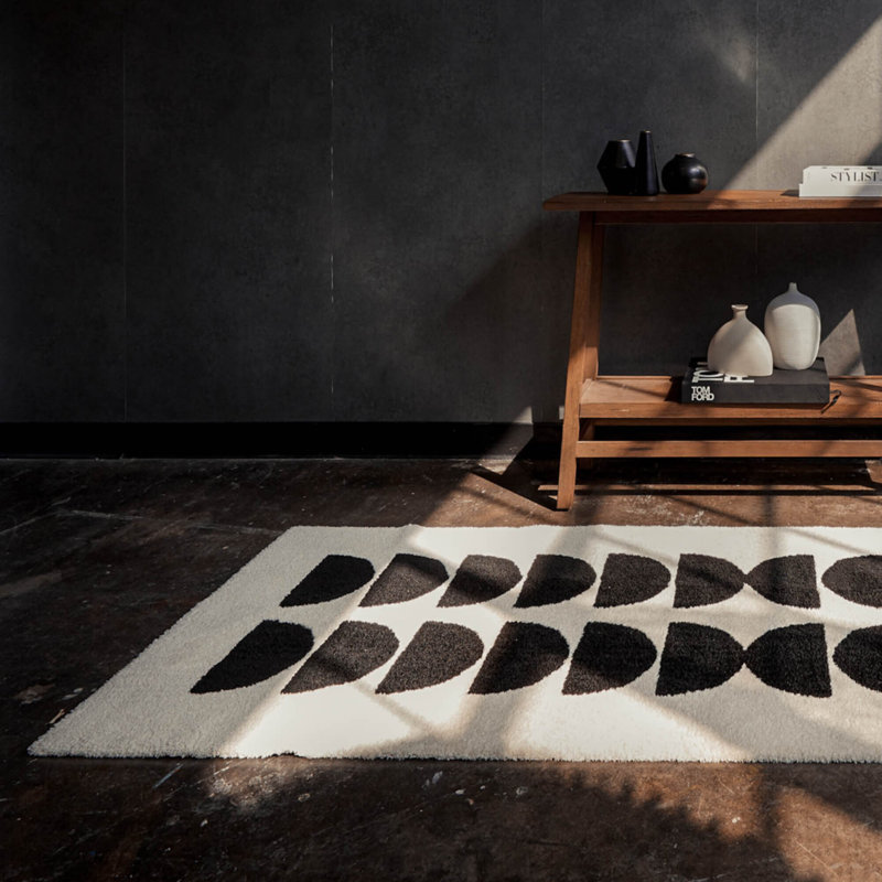 Goosby Geometric Ivory/Black Area Rug, Runner 2'7" x 7'