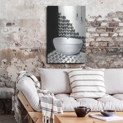  «Bathroom Patterns 1» par Silvia Vassileva, art mural en métal, 24 po x 36 po