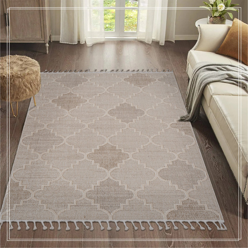 Cream /Trellis Indoor/Outdoor Area Rug, Rectangle 4' x 6'2"