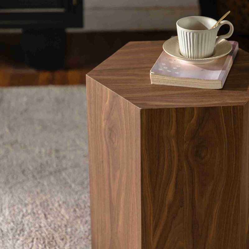 Table de bout hexagonale moderne, Noyer