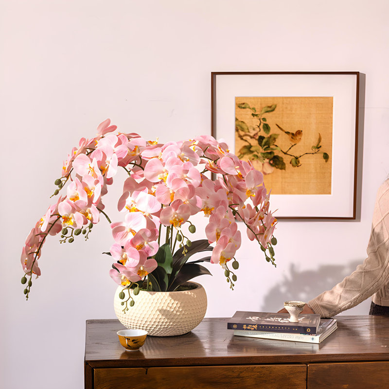 Ornements de fleurs simulées