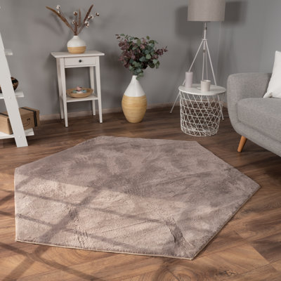 Aarit Uniform Colour Area Rug