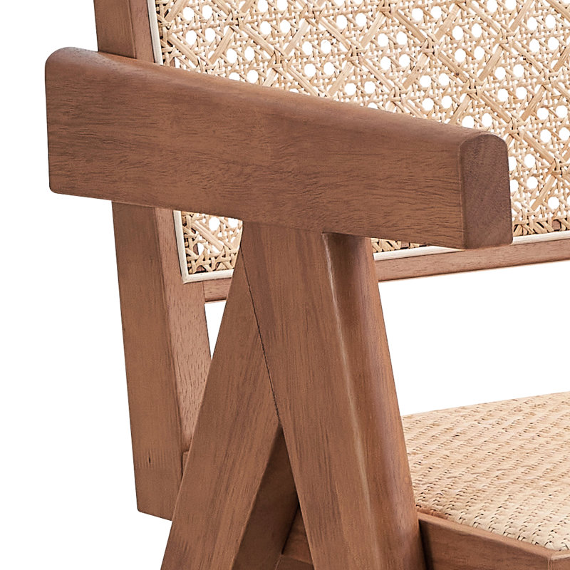 Chaise d'appoint naturelle avec siège respirant pour un look frais dans la maison, dossier beige moderne et cadre en bois élégant