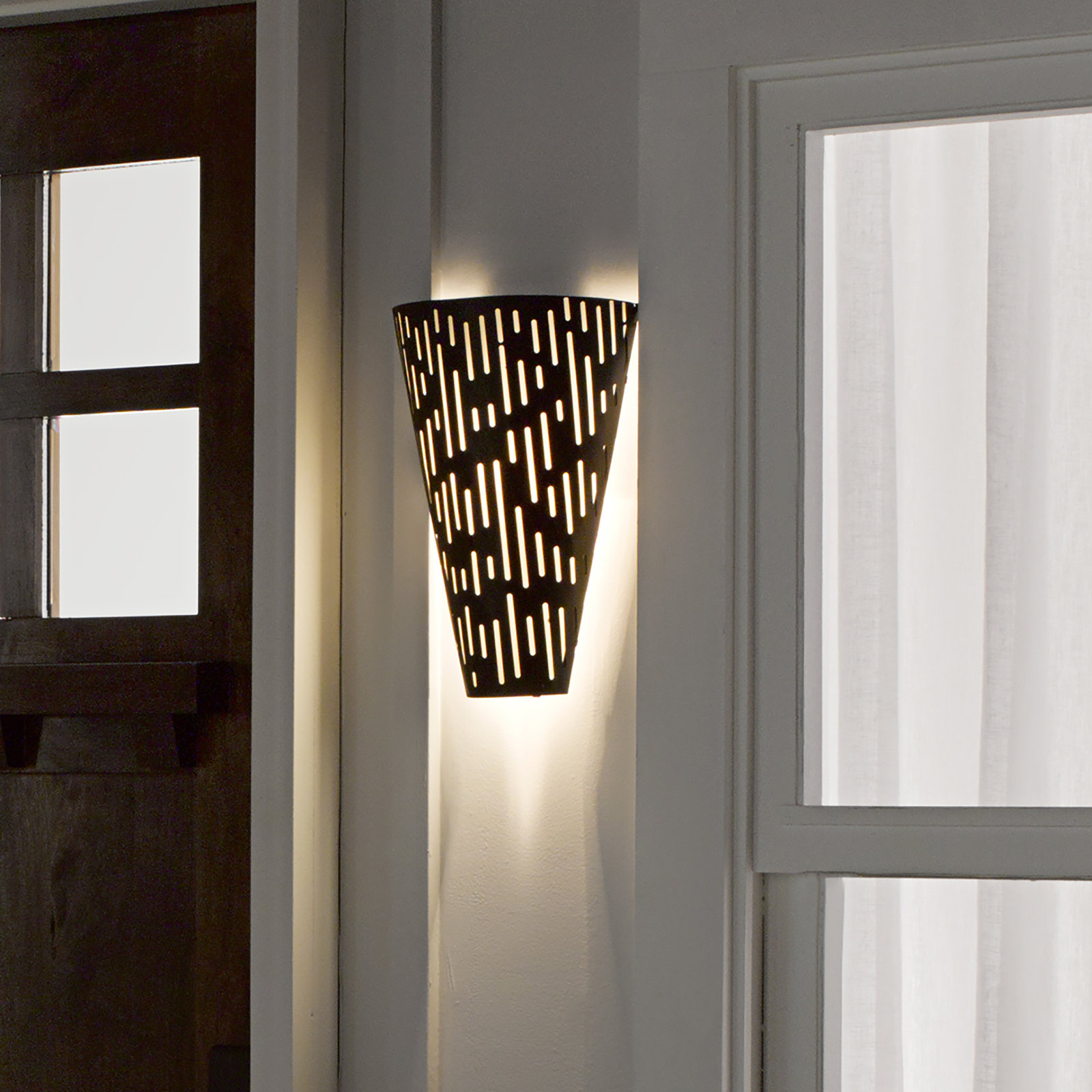 Delarosa Single Light Cone Outdoor Wall Light