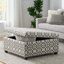 Rangement gris moderne avec style - convient à différentes pièces pour ranger des jeux de société, P 34,49 po x l 18,64 po, tissu élégant unique pour la vie, la chambre à coucher et le bureau