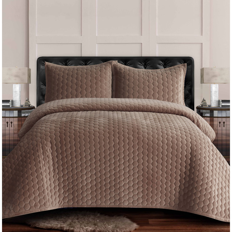 Lugano Quilt, King Quilt + 2 King Shams, Taupe