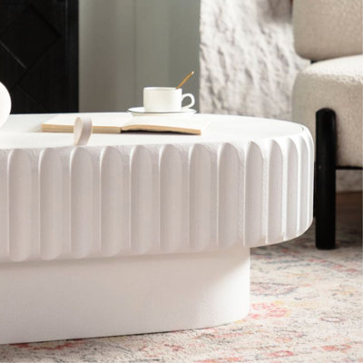 Table ovale cannelée avec plateau relevable, centre de table de salon moderne, rangement ouvert, finition brillante, matériau, base stable blanc crème polyvalente pour espaces de chambre à coucher, fabrication