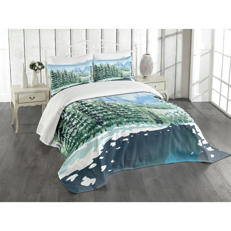 Winter Forest Queen Quilted Bedspread Set in White and Green