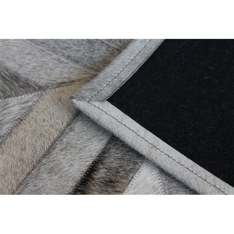 Area Cowhide Geometric Area Rug in Gray, Rectangle 6' x 9'