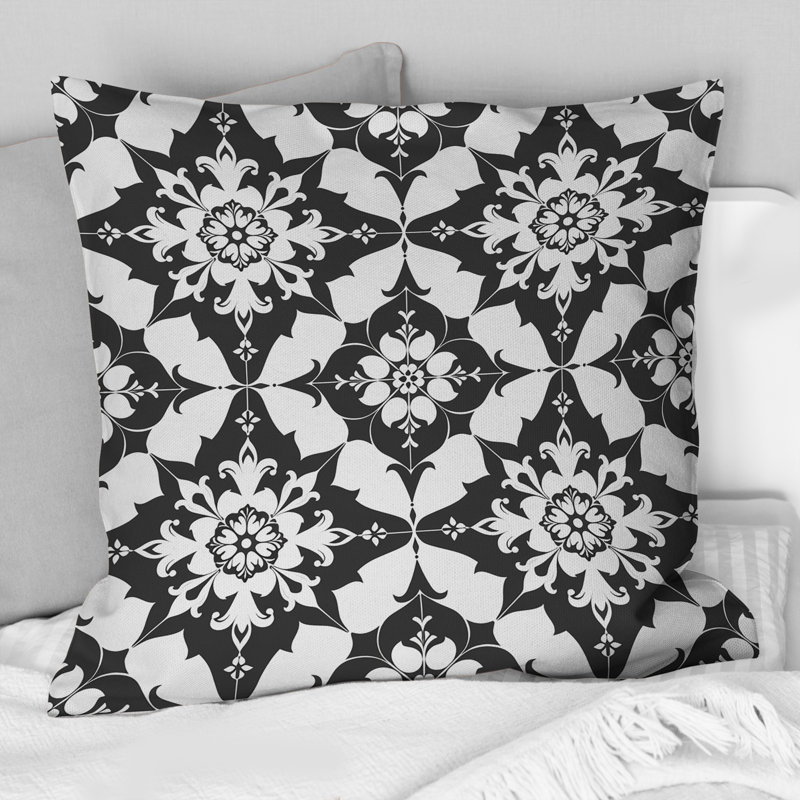 Coussin moderne noir et blanc quadrilobe II, H 16 po x l 16 po