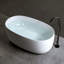 Baignoire indépendante de 47 po en résine de surface solide, une baignoire indépendante de conception moderne avec drain escamotable et tuyaux de trop-plein, convenant aux petites maisons