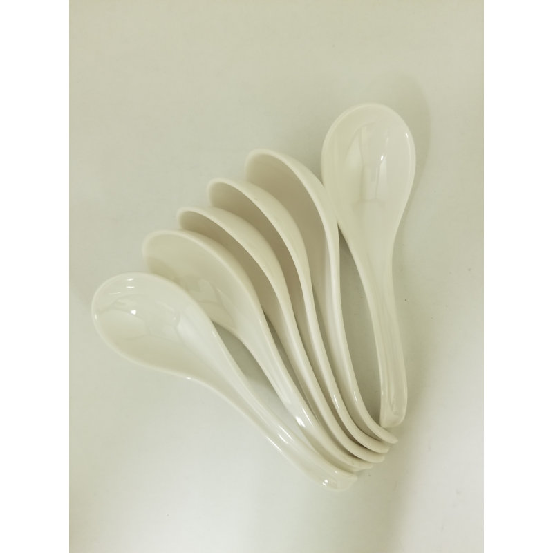 Ensemble de cuillères en plastique