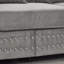 Causeuse rembourrée avec têtes de clou-128896412