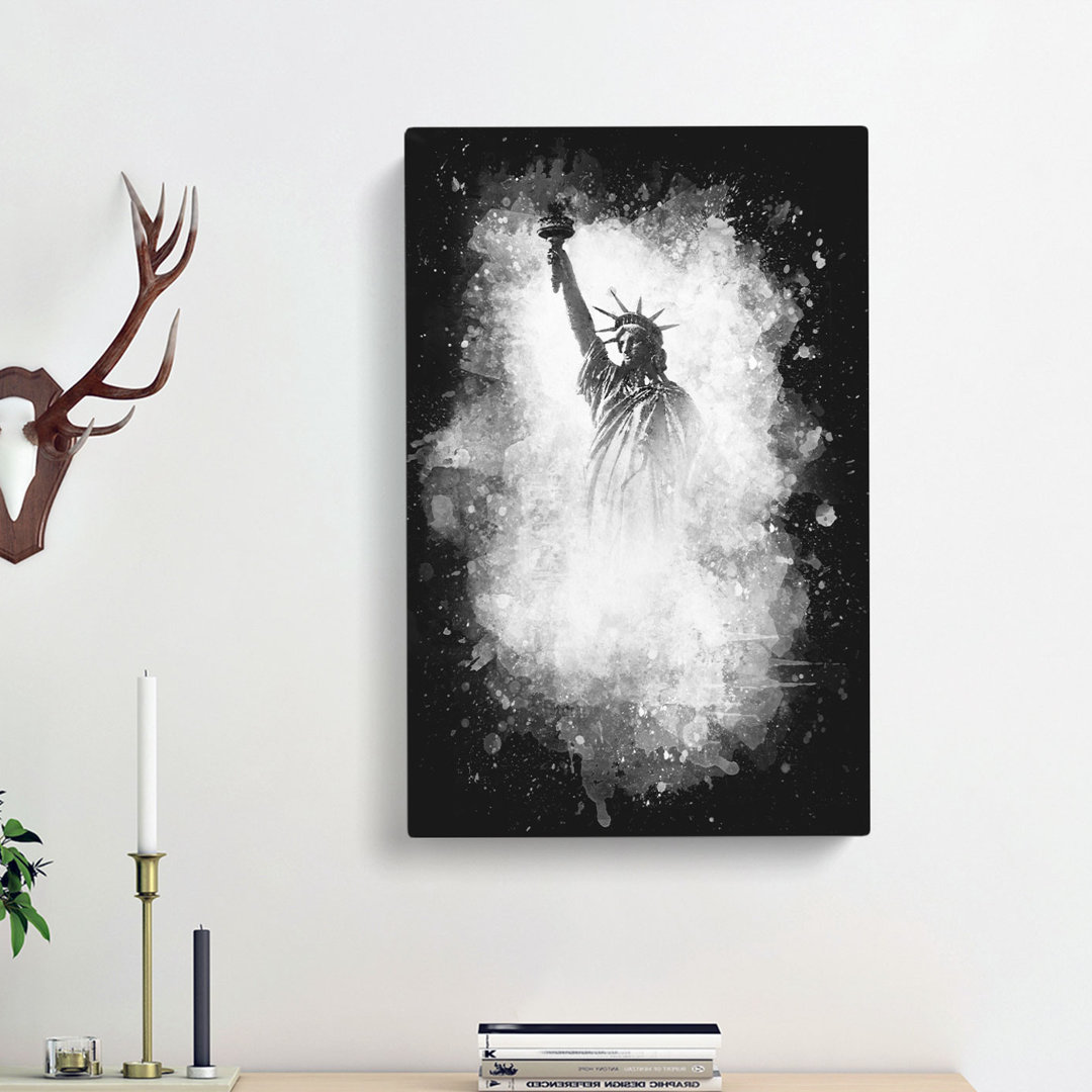 The Statue of Liberty in New York City - Wrapped Canvas Painting Print