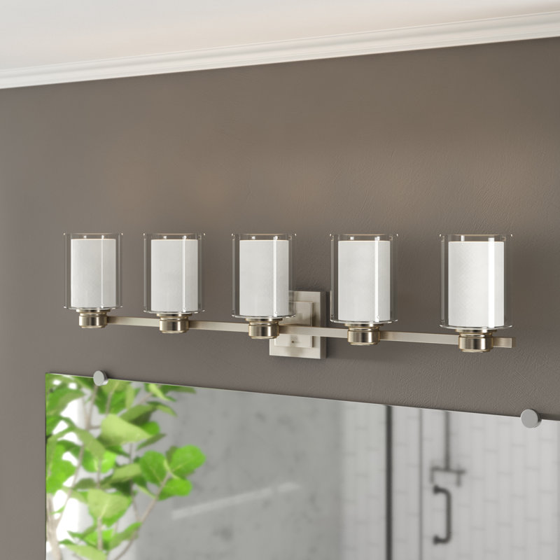 Éclairage pour salle de bain 5 lumières en nickel satiné à intensité variable Aitkens