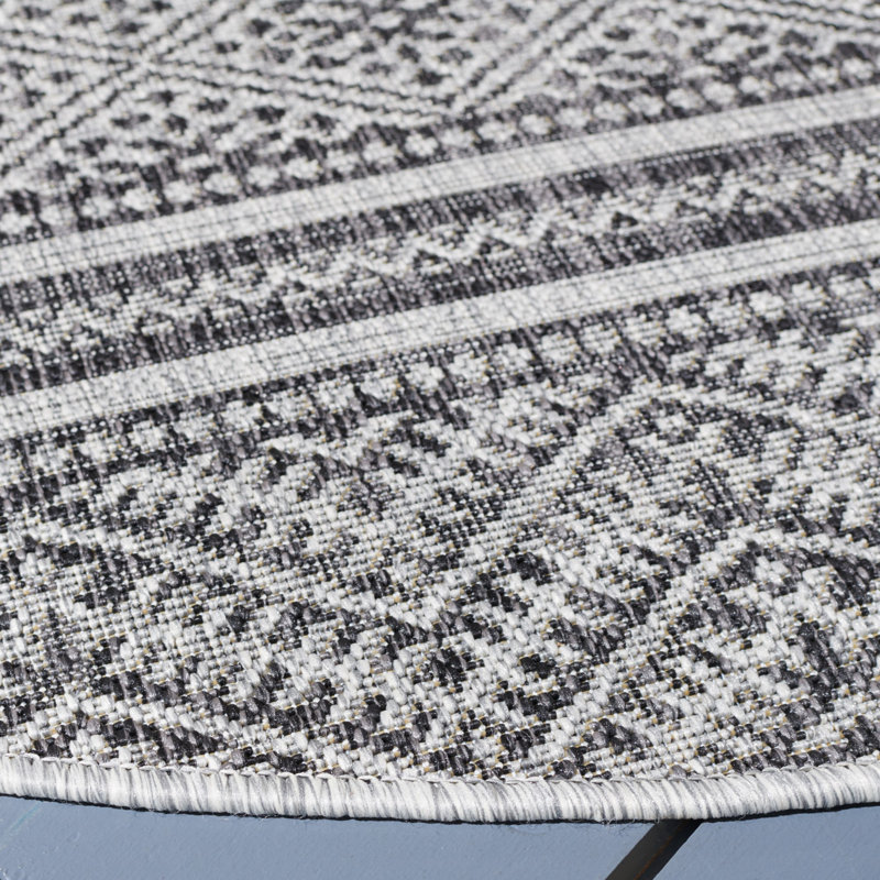 Tapis d'intérieur / extérieur Adriann Performance Southwestern, Rectangle 9 pi x 12 pi